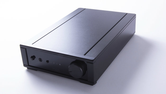 Rega io Integrated Amplifier with MM Phono