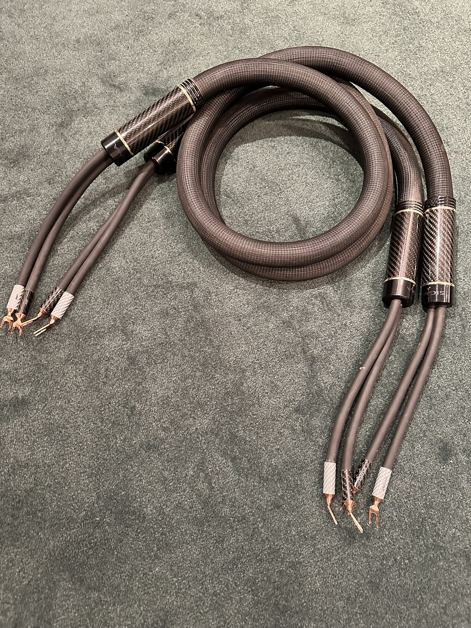 Shunyata Sigma v2 Speaker Cables, 2M, Copper Spades - PREOWNED