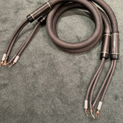 Shunyata Sigma v2 Speaker Cables, 2M, Copper Spades - PREOWNED